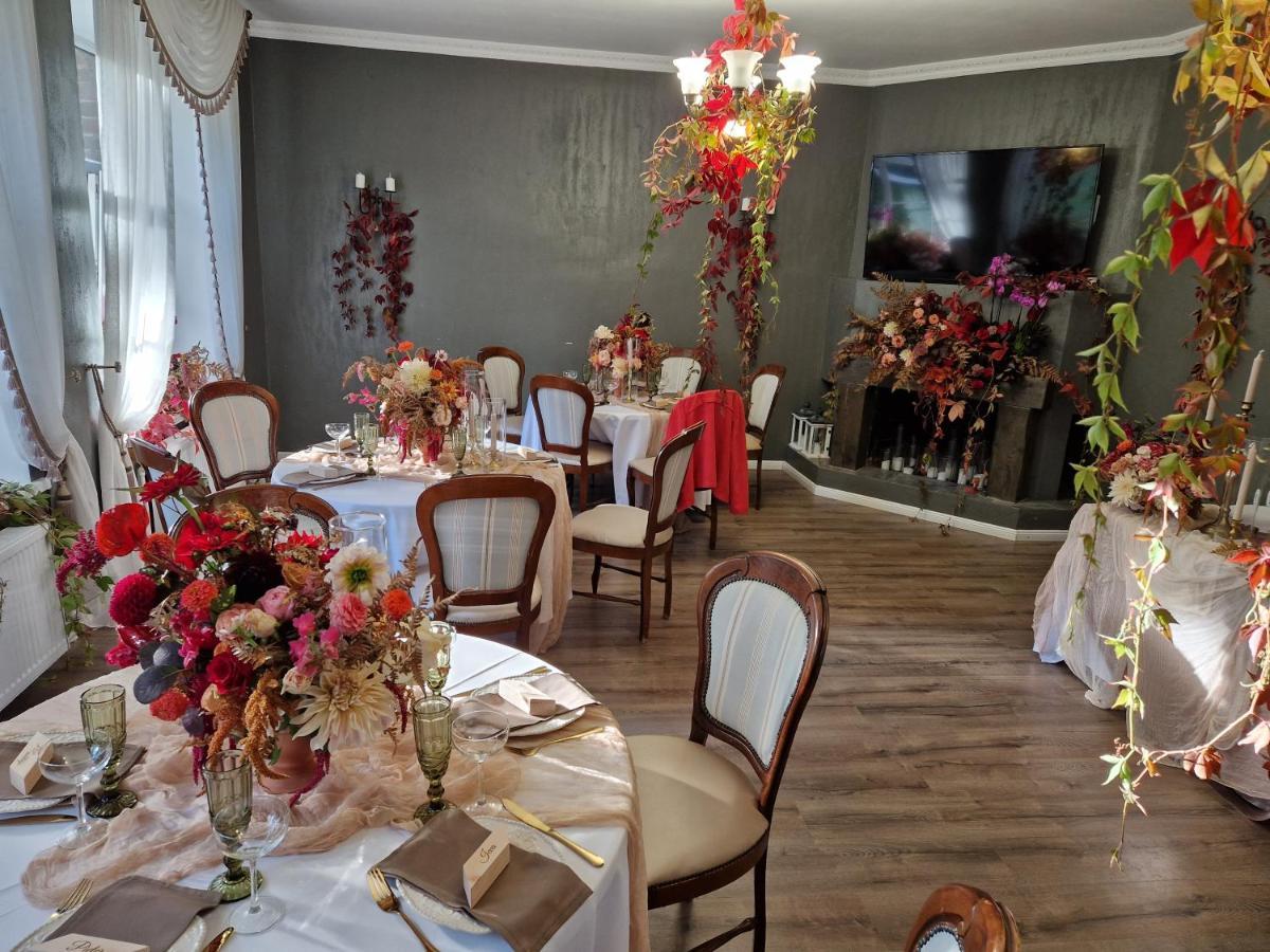 Hotel Karklu Muiza Jelgava Buitenkant foto